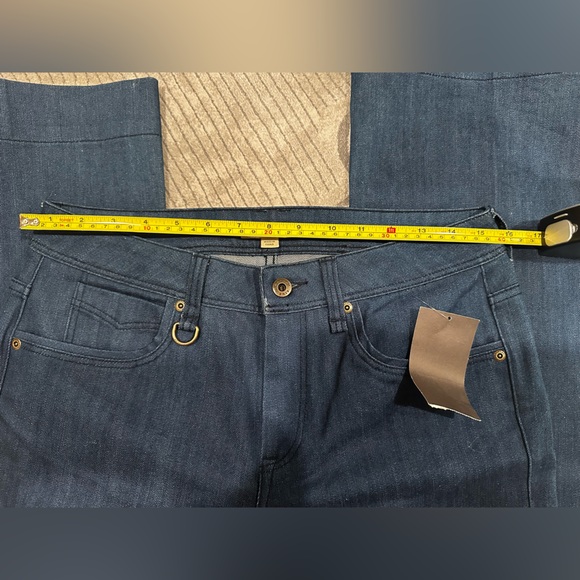 Burberry Women's Blue Denim Jeans brand new with tag - Picture 9 of 10